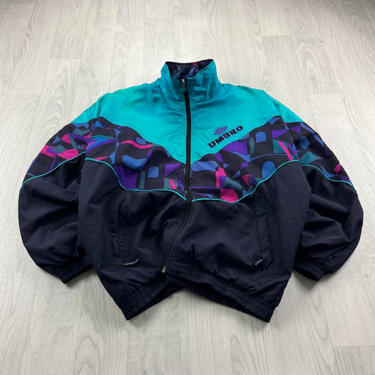 VINTAGE 90s UMBRO FUNKY PADDED TRACK JACKET MULTI