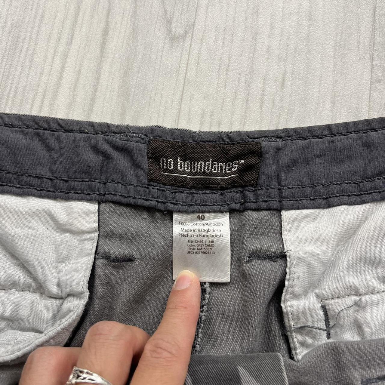 VINTAGE Y2K NO BOUNDARIES BAGGY CAMO CARGO SHORTS GREY