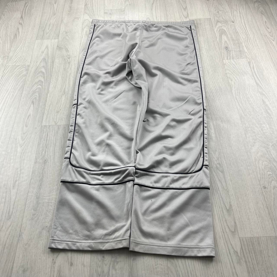 VINTAGE 90s UMBRO LOW RISE TRACKSUIT BOTTOMS GREY