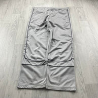 VINTAGE 90s UMBRO LOW RISE TRACKSUIT BOTTOMS GREY