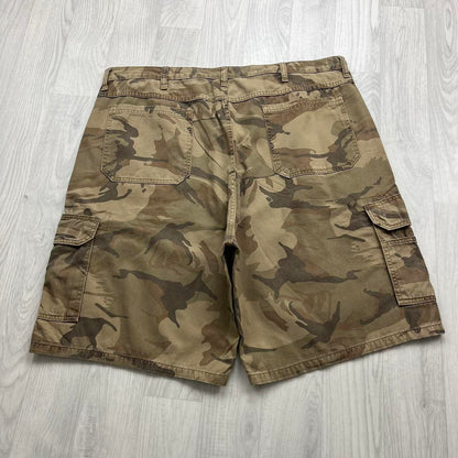 VINTAGE Y2K WRANGLER BAGGY CAMO CARGO SHORTS