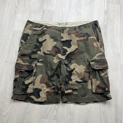 VINTAGE Y2K OLD NAVY BAGGY CAMO CARGO SHORTS