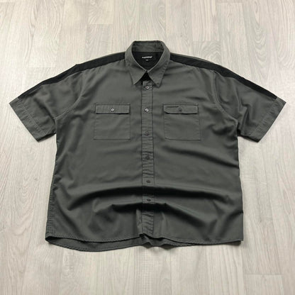 VINTAGE Y2K KICKERS SHORT SLEEVE SHIRT GREY