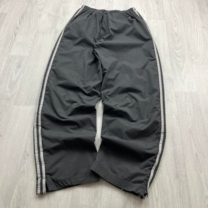 VINTAGE 90s ADIDAS SIDE STRIPE BAGGY TRACKSUIT BOTTOMS GREY