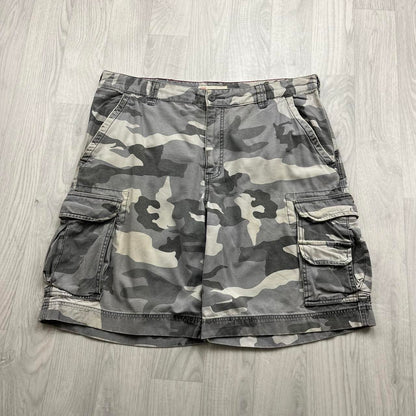 VINTAGE Y2K BAGGY CAMO CARGO SHORTS