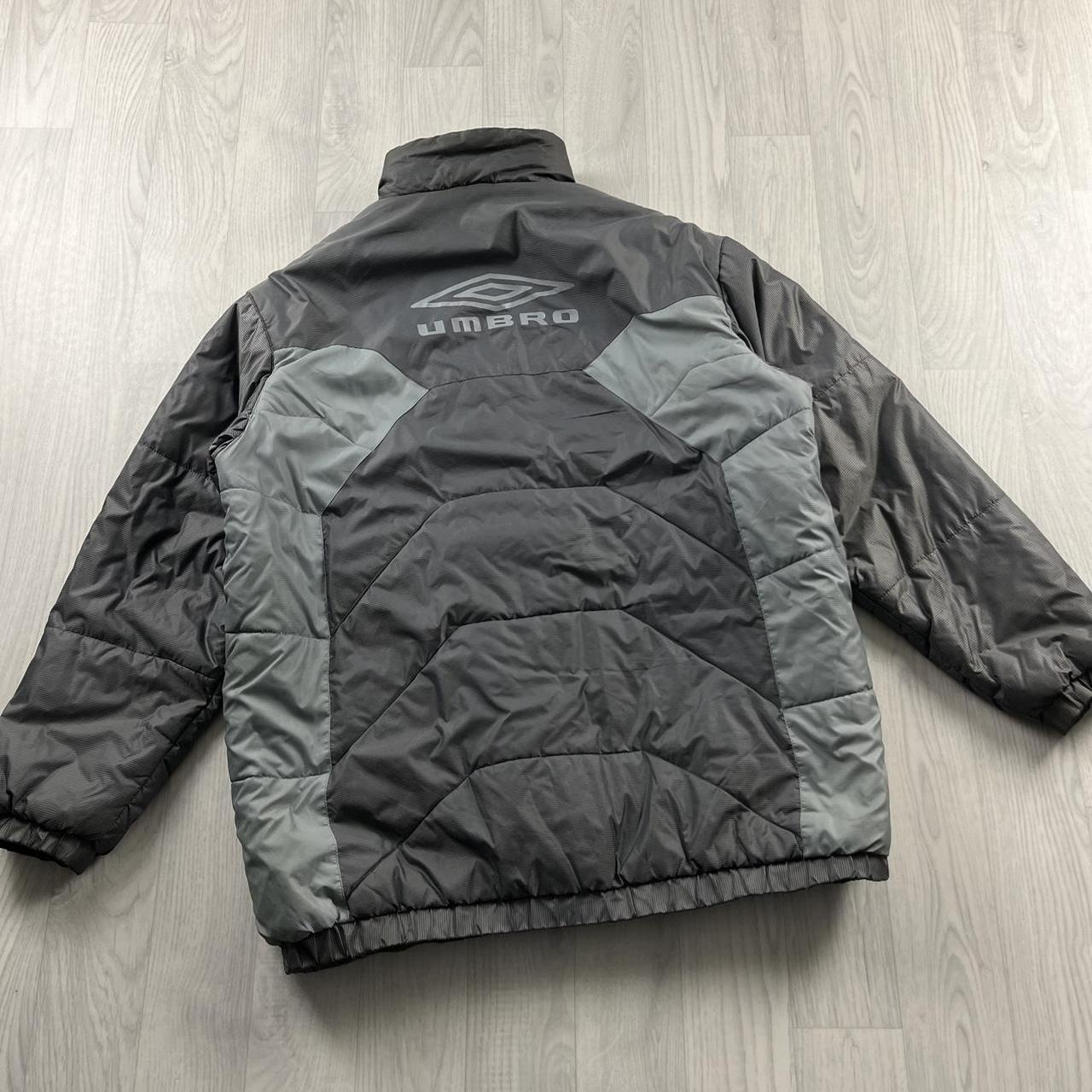 VINTAGE Y2K UMBRO PUFFER JACKET GREY