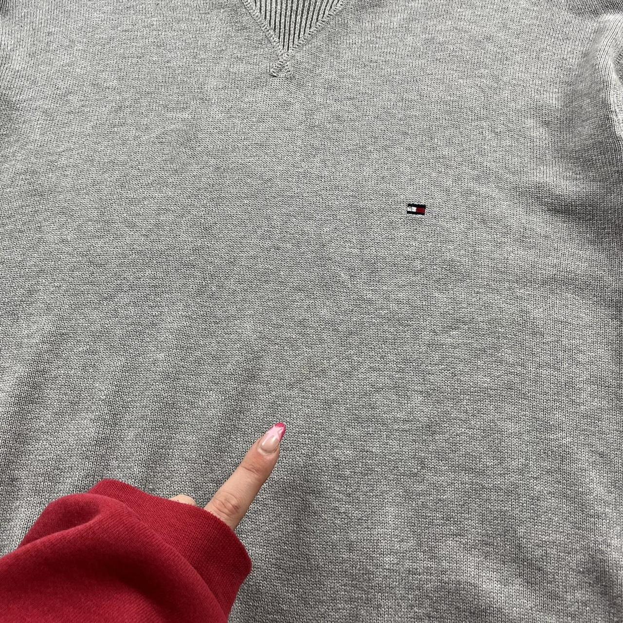 VINTAGE Y2K TOMMY HILFIGER KNITTED JUMPER GREY