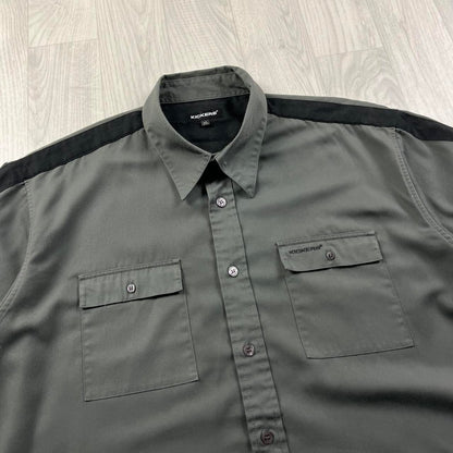 VINTAGE Y2K KICKERS SHORT SLEEVE SHIRT GREY