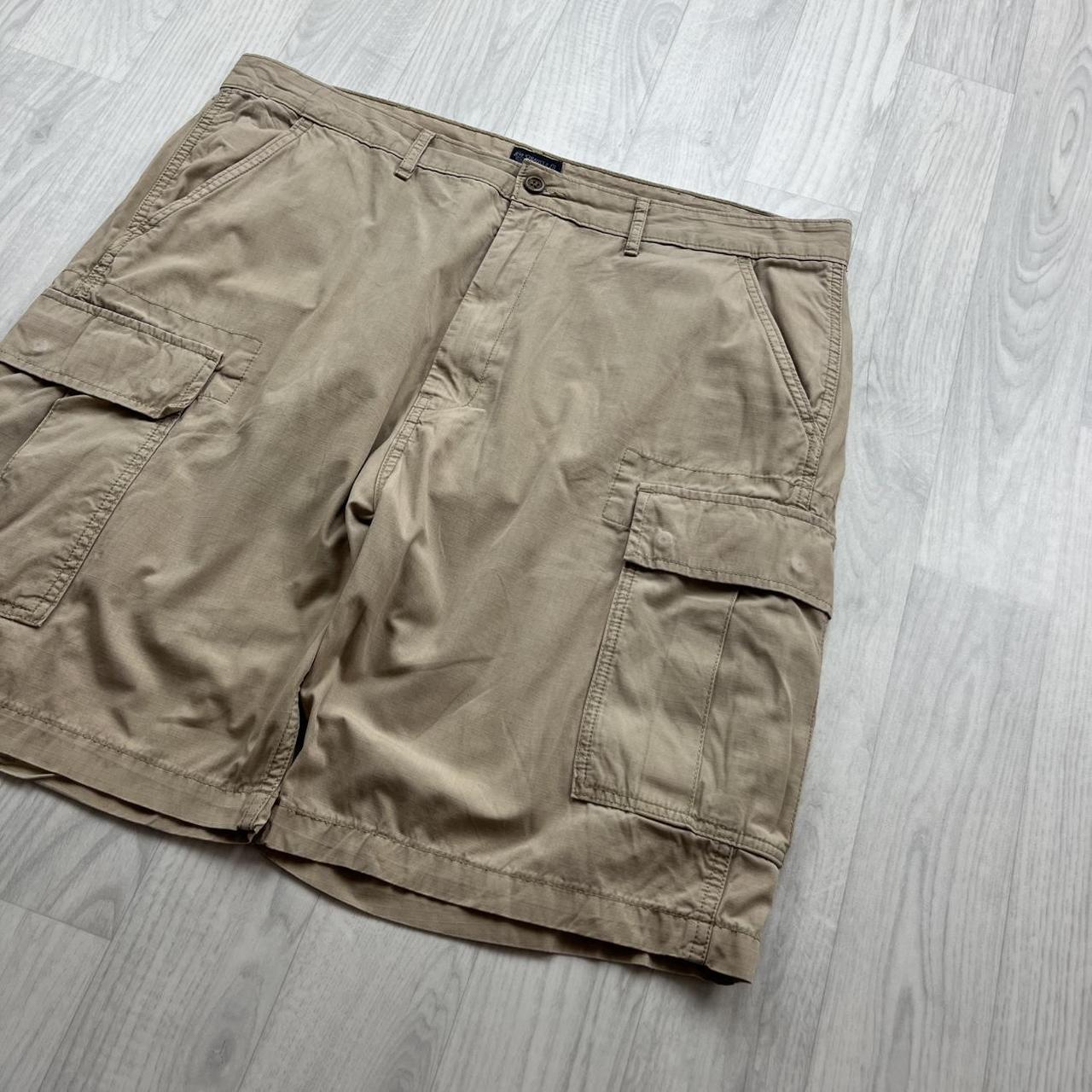 VINTAGE Y2K LEVIS BAGGY CARGO SHORTS BEIGE