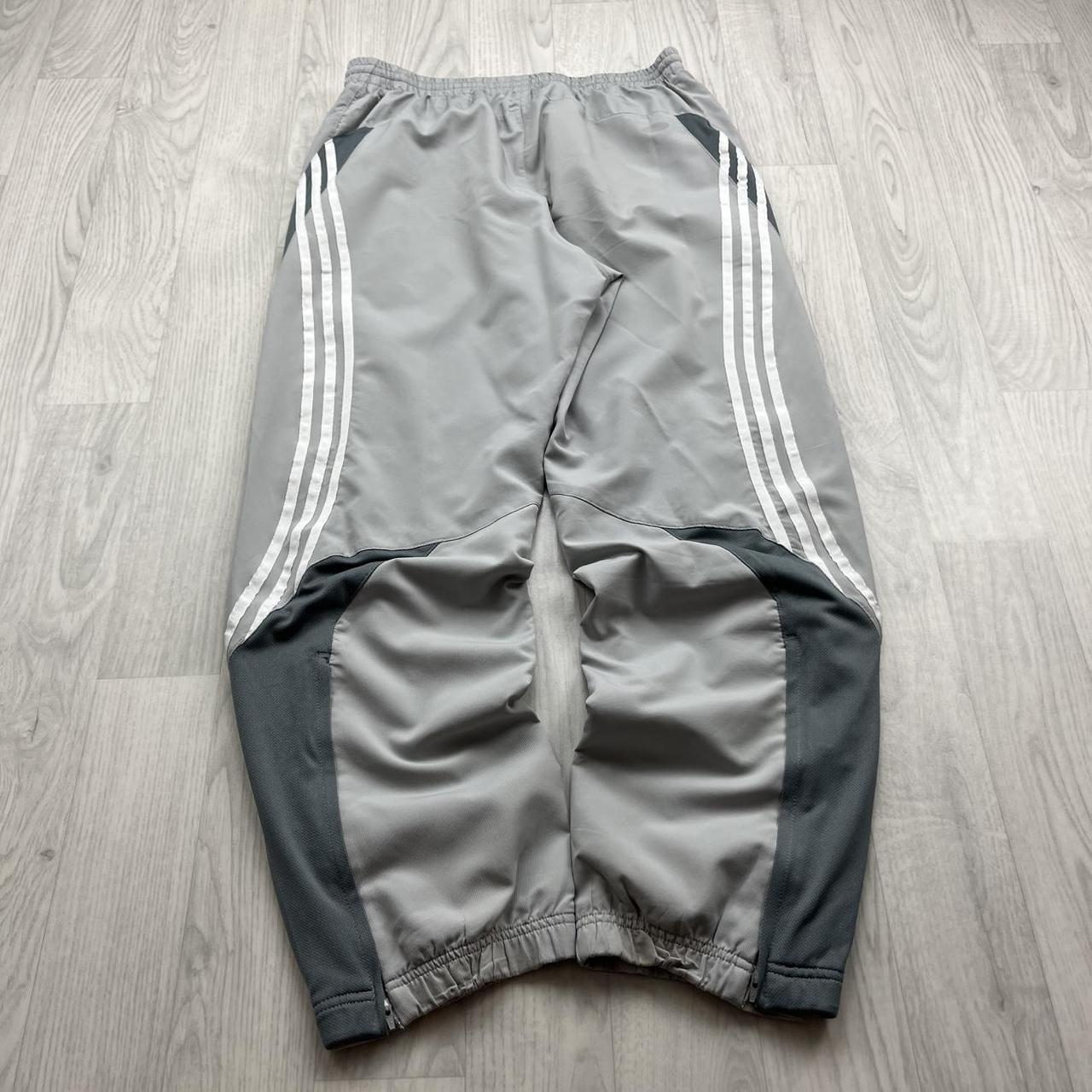VINTAGE Y2K ADIDAS BAGGY TRACKSUIT BOTTOMS GREY