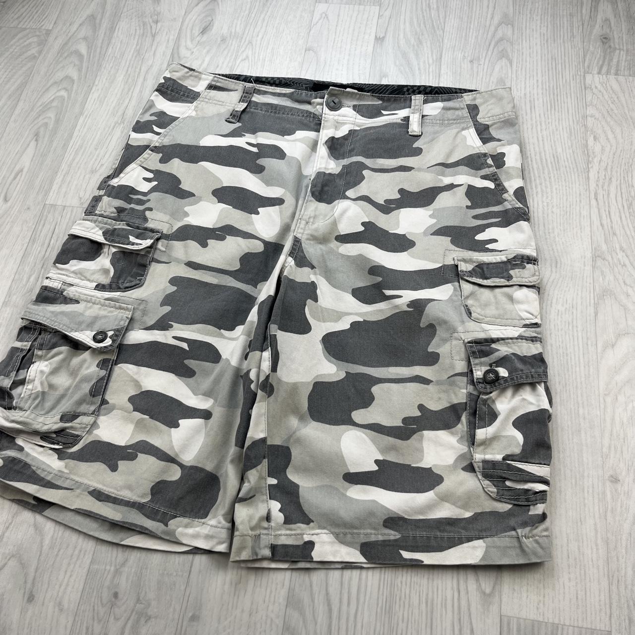 VINTAGE Y2K OCEAN PACIFIC BAGGY CAMO CARGO SHORTS GREY