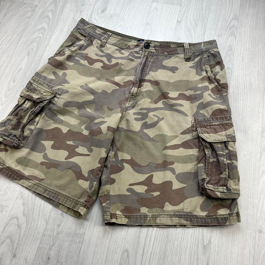VINTAGE Y2K BAGGY CAMO CARGO SHORTS KHAKI