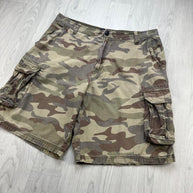 VINTAGE Y2K BAGGY CAMO CARGO SHORTS KHAKI