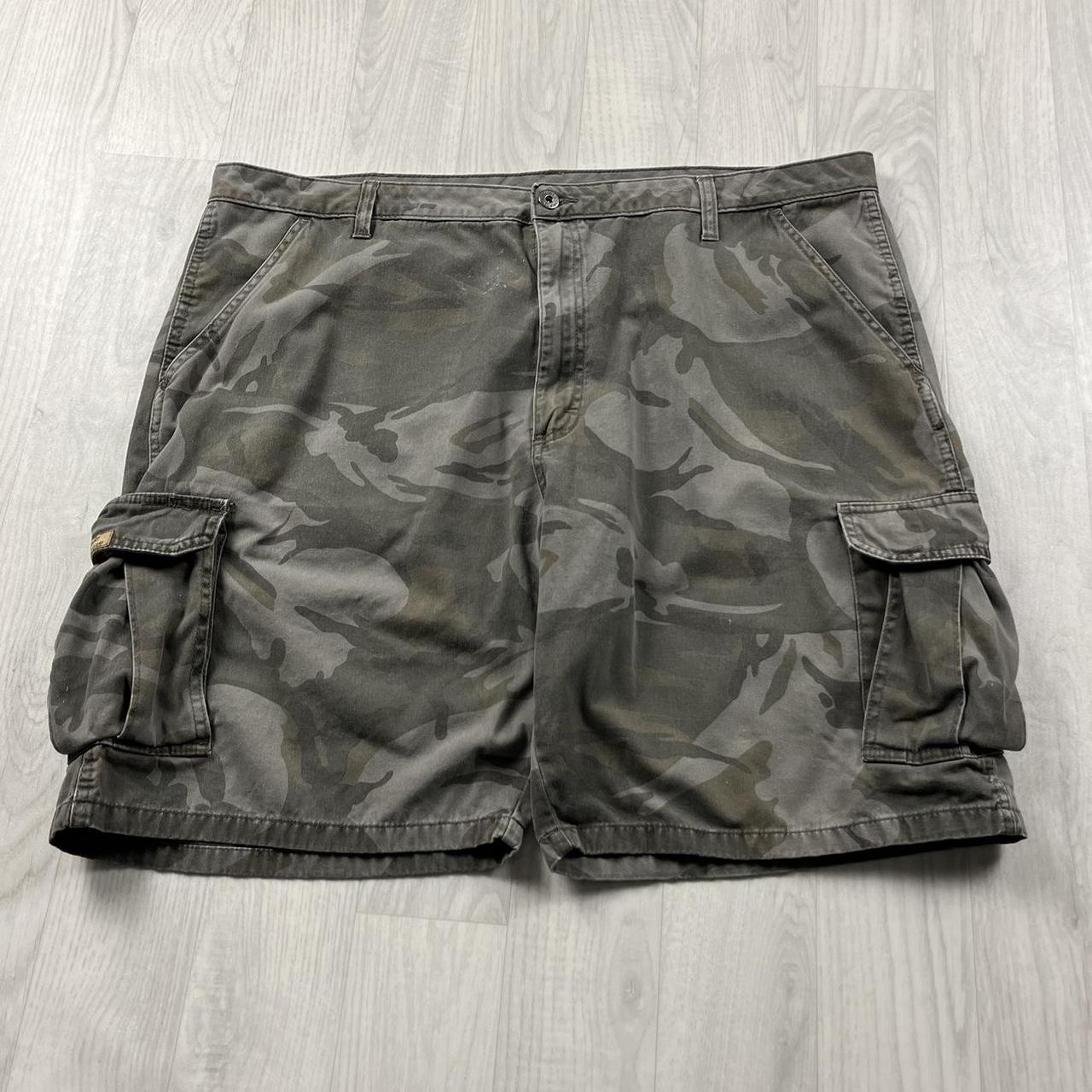 VINTAGE Y2K WRANGLER BAGGY LOOSE CAMO SHORTS