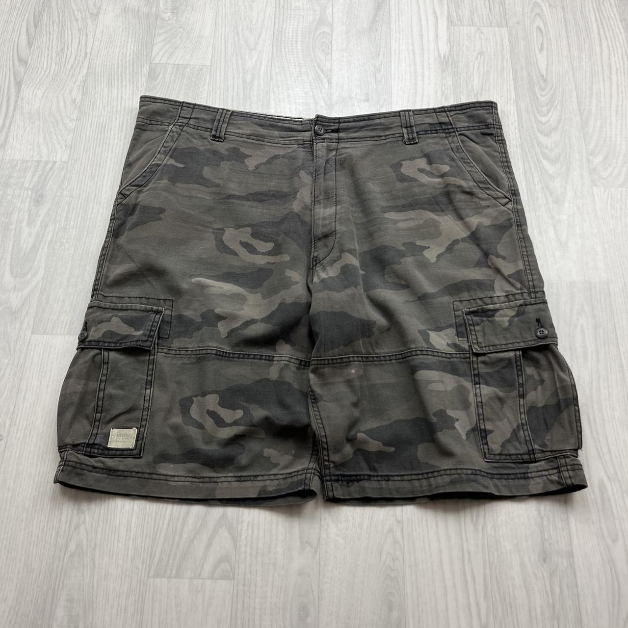 VINTAGE Y2K LEVIS SIGNATURE BAGGY CAMO CARGO SHORTS CHARCOAL GREY