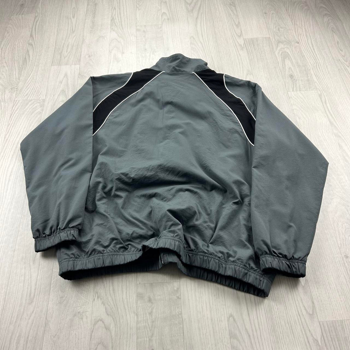 VINTAGE Y2K NIKE LIGHTWEIGHT TRACK JACKET GREY