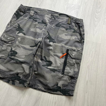 VINTAGE Y2K BAGGY LOOSE CAMO SHORTS