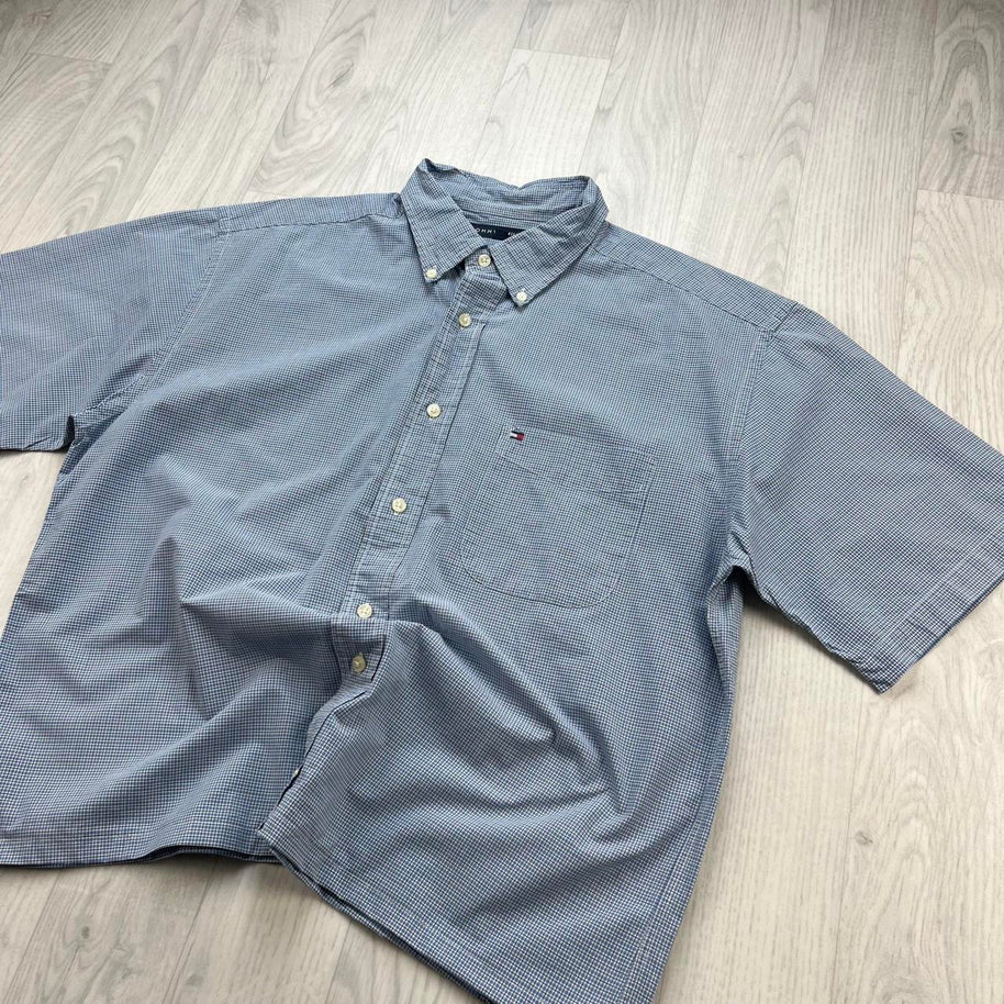 VINTAGE 00s TOMMY HILFIGER CHECKERED CROPPED SHORT SLEEVE BUTTON UP SHIRT BLUE