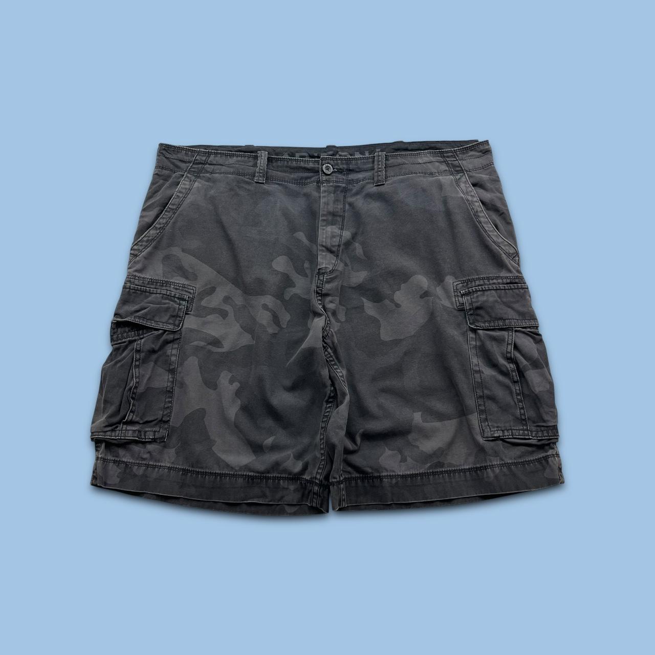 VINTAGE Y2K BAGGY CAMO CARGO SHORTS