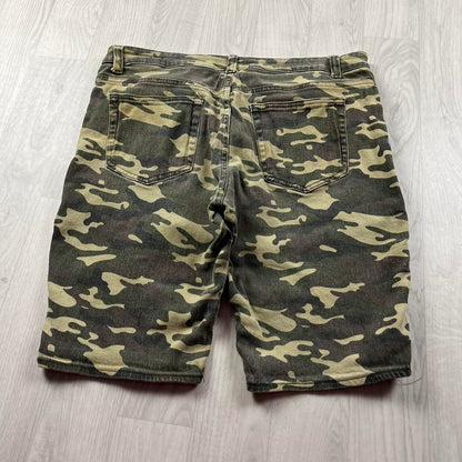 VINTAGE Y2K LOOSE CAMO SHORTS