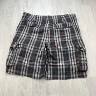 VINTAGE Y2K URBAN PIPELINE BAGGY CHECKERED PLAID CARGO SHORTS BLACK / WHITE