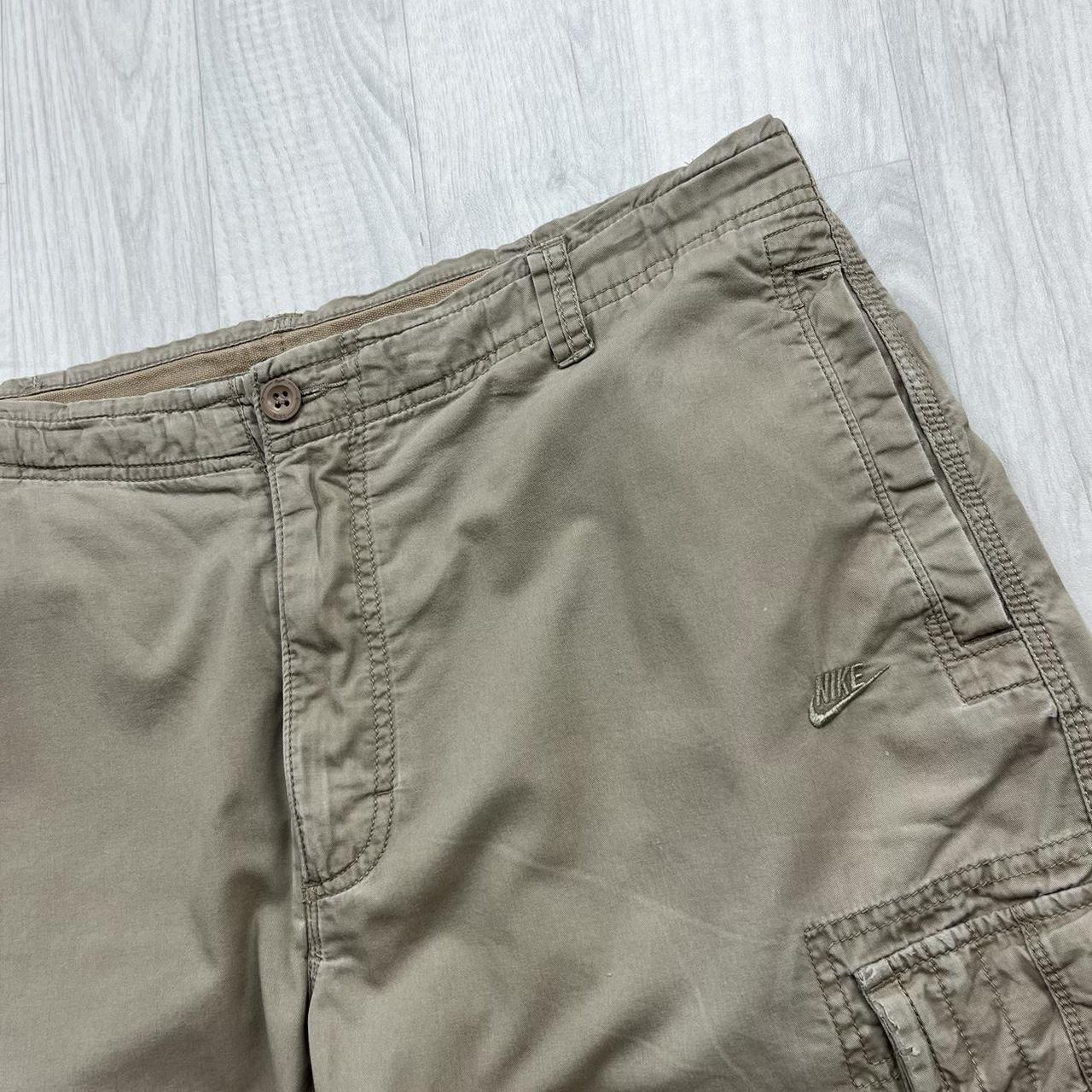 VINTAGE Y2K NIKE BAGGY CARGO SHORTS BEIGE