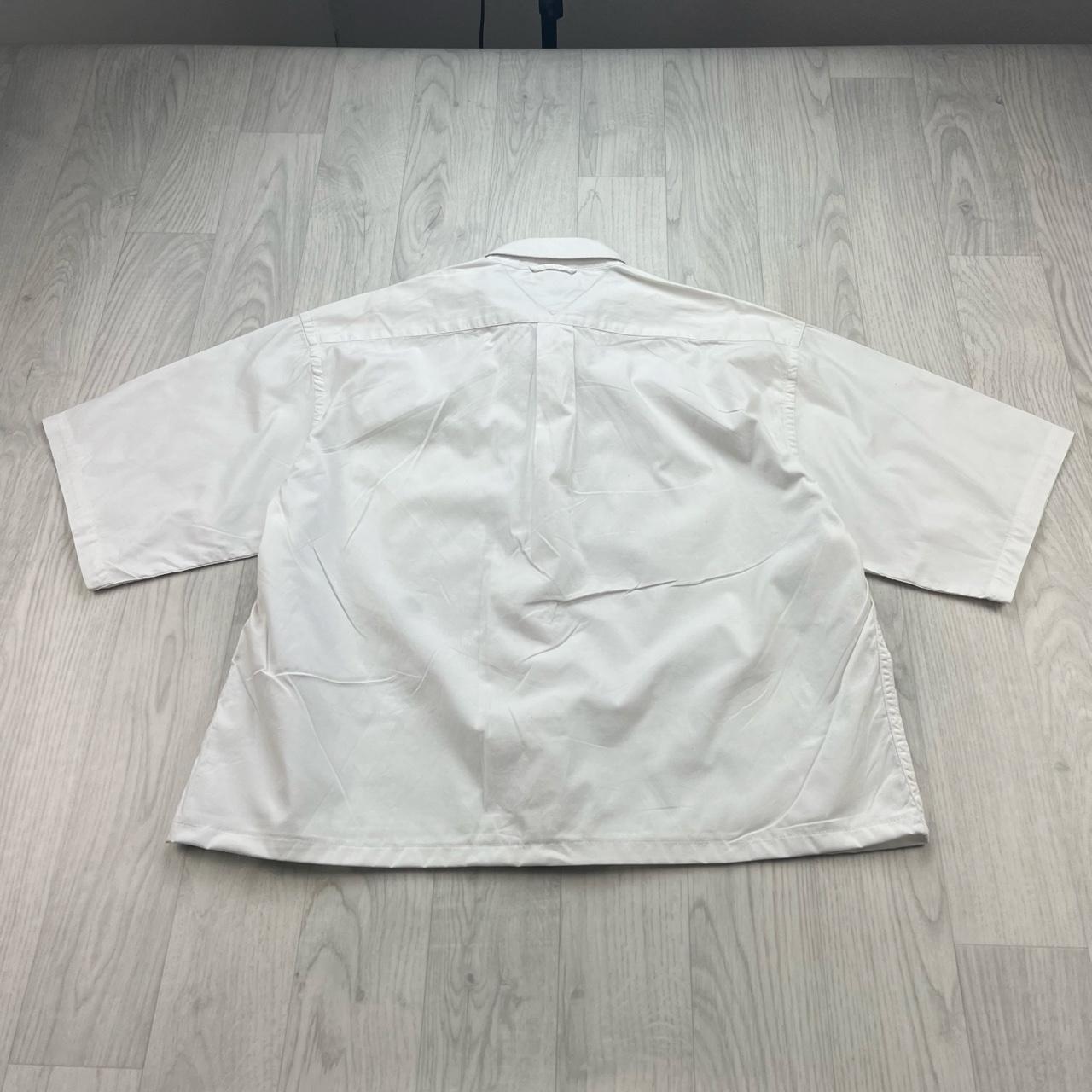VINTAGE 00s TOMMY HILFIGER PLAIN CROPPED SHORT SLEEVE BUTTON UP SHIRT WHITE