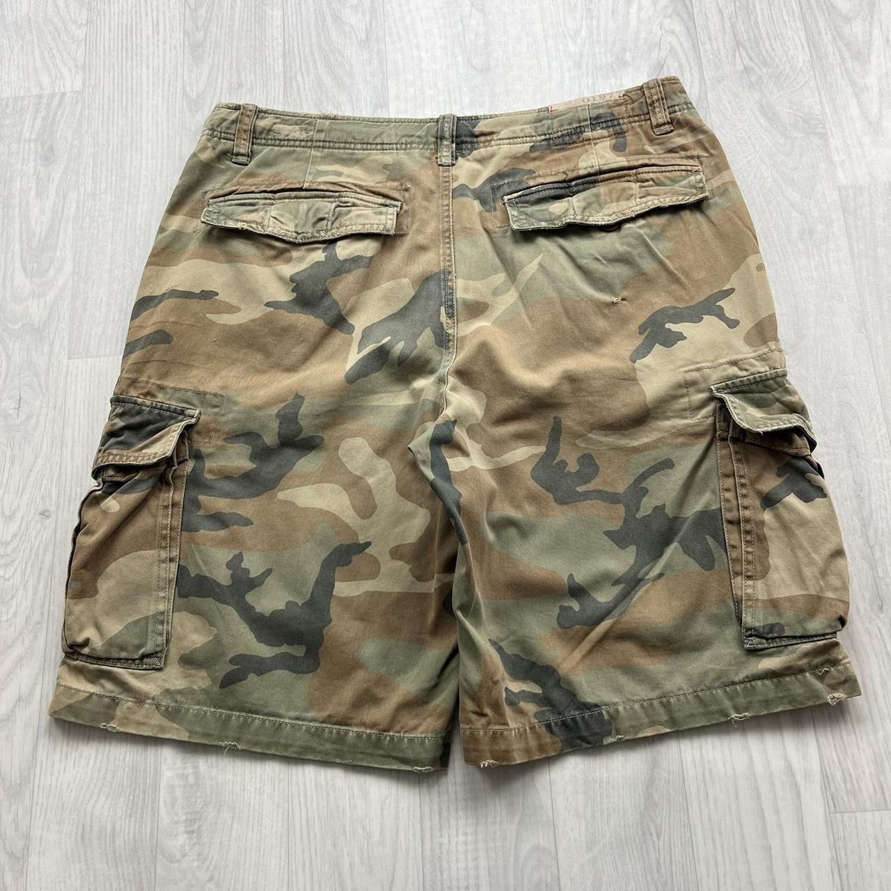 VINTAGE Y2K BAGGY CAMO CARGO SHORTS