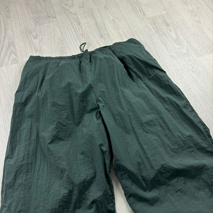 VINTAGE 90s NIKE BAGGY TRACKSUIT BOTTOMS GREEN
