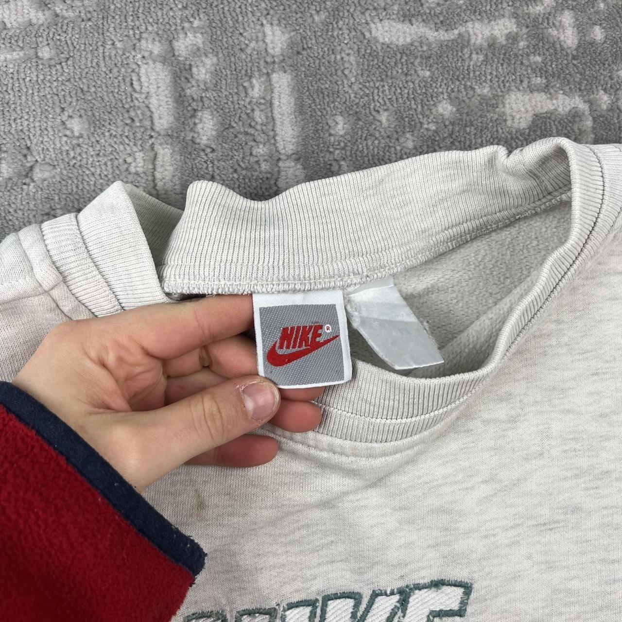VINTAGE 90s NIKE BOXY SWEATSHIRT GREY